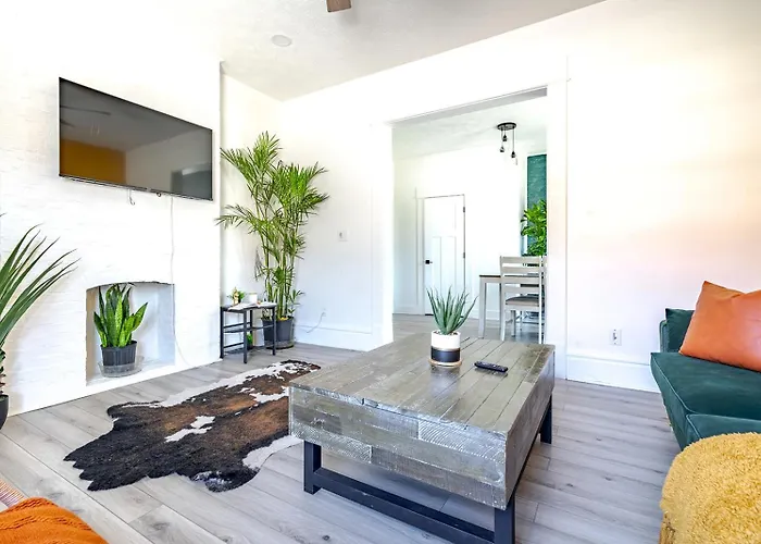 Jungle House Boutique Residences - Downtown & Short North Holiday home