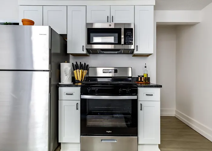 Jungle House Boutique Residences - Downtown & Short North * Columbus