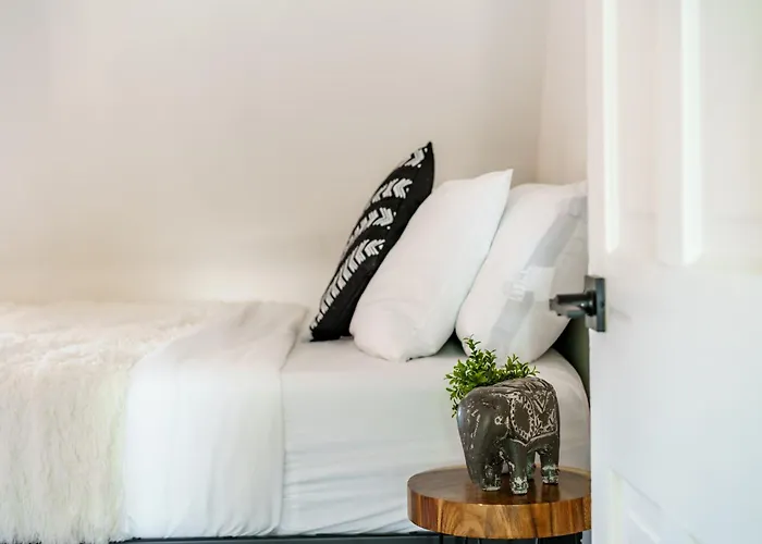 Jungle House Boutique Residences - Downtown & Short North *